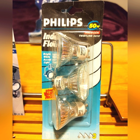 Halogen Indoor Floodlights {G.E. + Phillips}, 4 packs - Picture 2 of 3